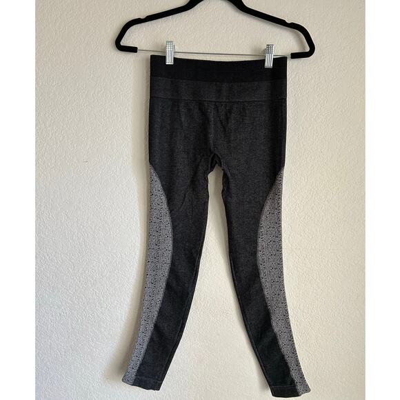 Free People Movement Gray Low Rise 7/8 Length Leggings Size Medium Large - Picture 4 of 8
